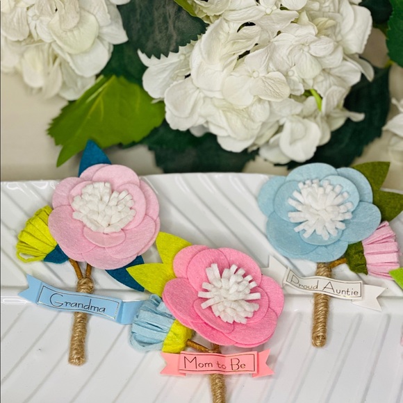 Baby Shower Felt Flower Corsages SET OF 4 Boutonnieres Keepsake Sprinkle Reveal - Picture 6 of 16